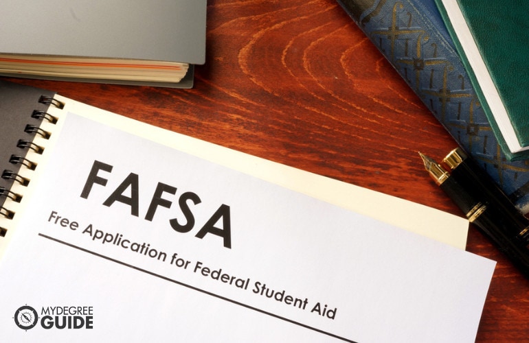 financial aid for Masters in Library Science students